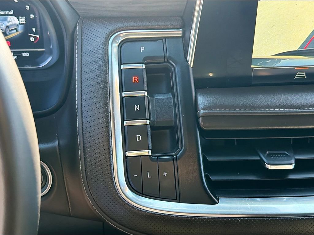 Used 2024 GMC Yukon SLT image 29