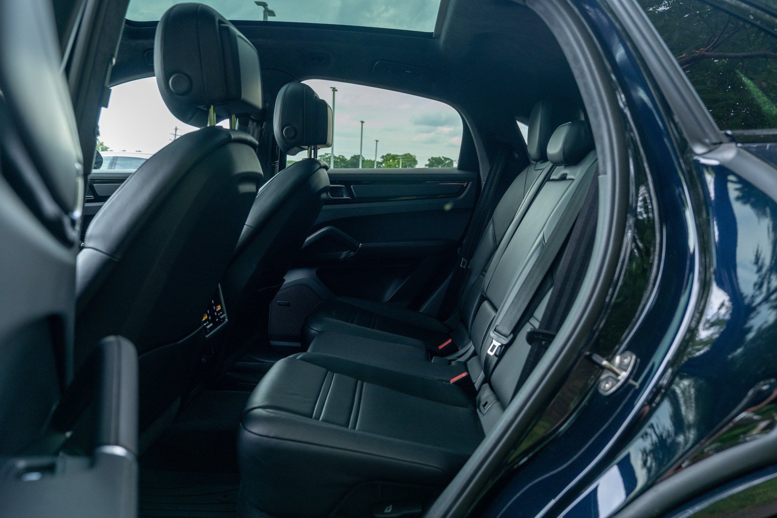 Certified 2023 Porsche Cayenne GTS AWD/4WD image 32