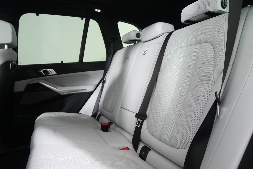 Used 2026 BMW X5 sDrive40i w/ M Sport Package RWD image 16