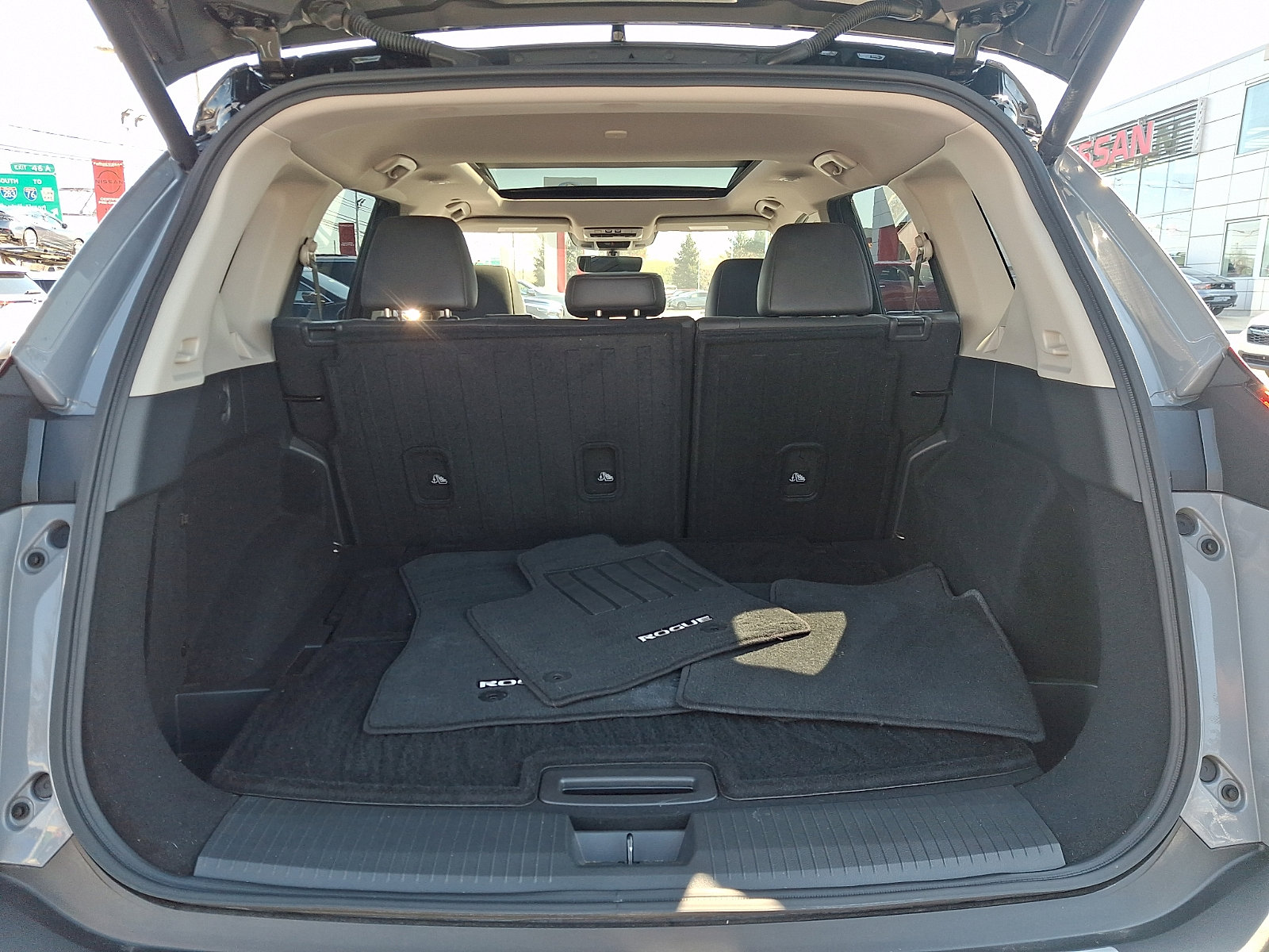 Certified 2023 Nissan Rogue SL w/ SL Premium Package AWD/4WD image 28