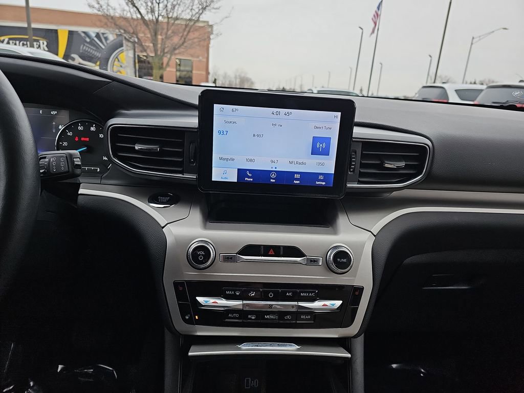 Used 2022 Ford Explorer XLT w/ Equipment Group 202A image 21