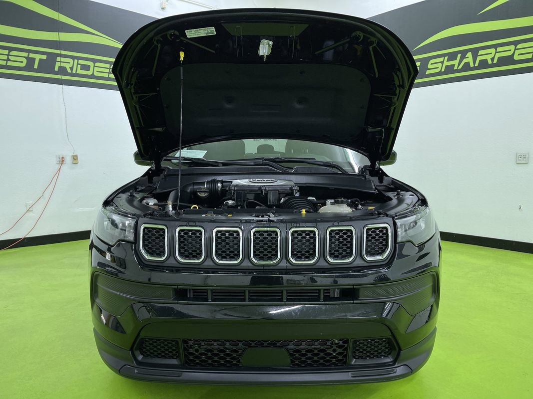 Used 2024 Jeep Compass Sport image 4