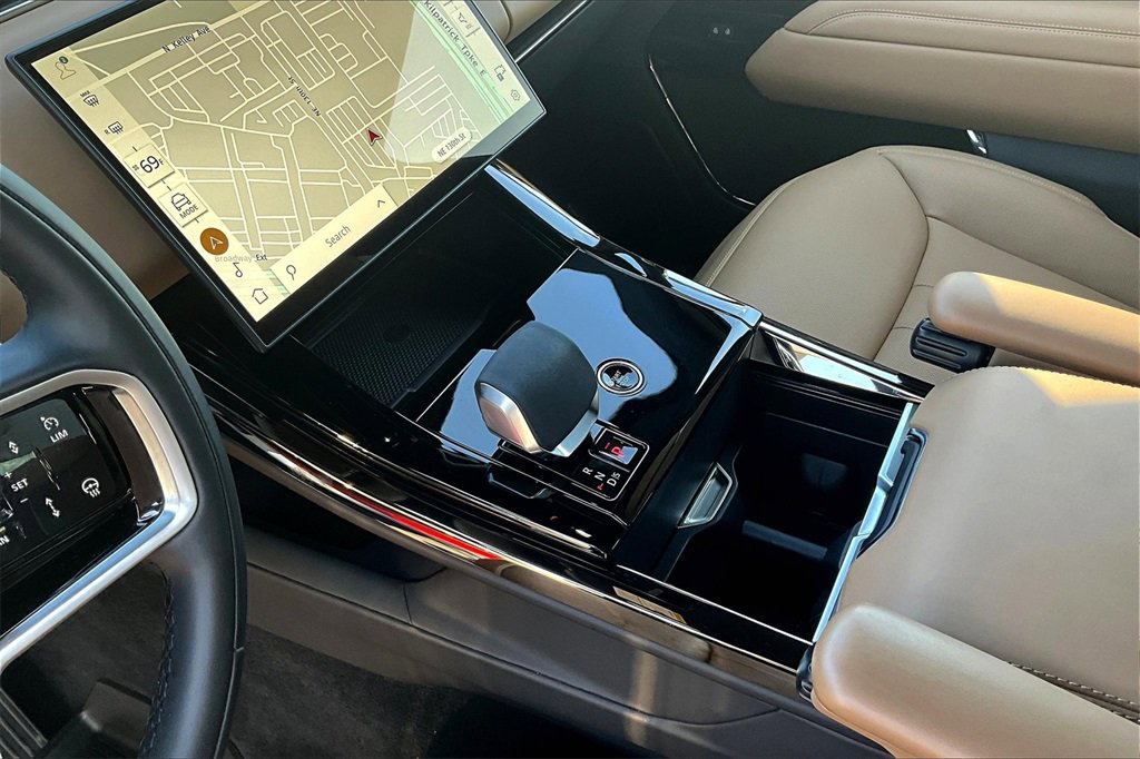 Certified 2025 Land Rover Range Rover Sport SE image 14