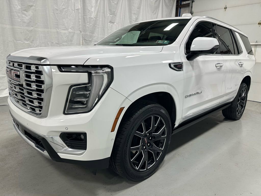 Used 2025 GMC Yukon Denali w/ Sun & Power Step Package image 3