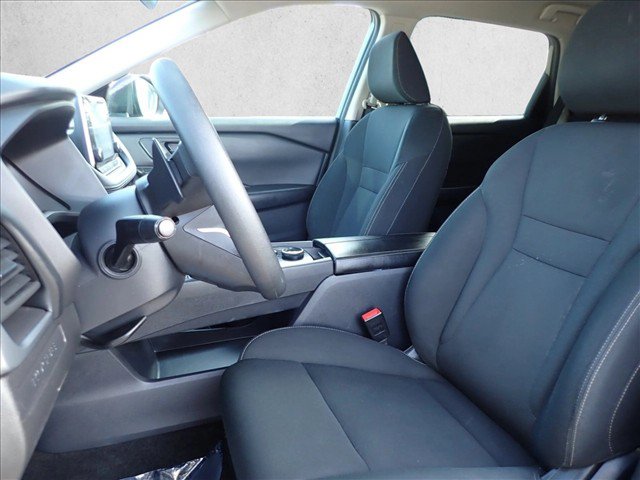 Used 2024 Nissan Rogue S AWD/4WD image 11