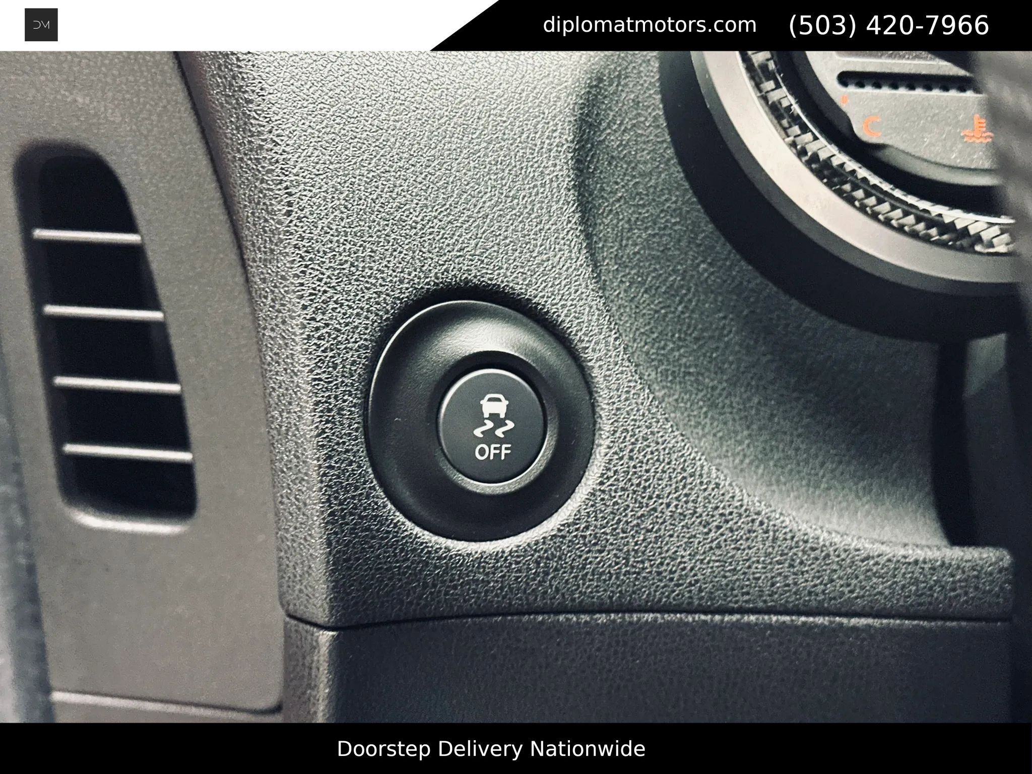 Used 2016 Nissan 370Z Coupe RWD image 24