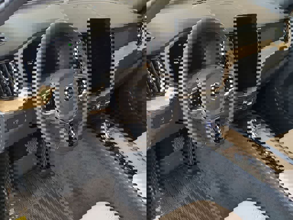 New 2026 Volvo XC60 B5 Plus w/ Protection Package Premier image 2