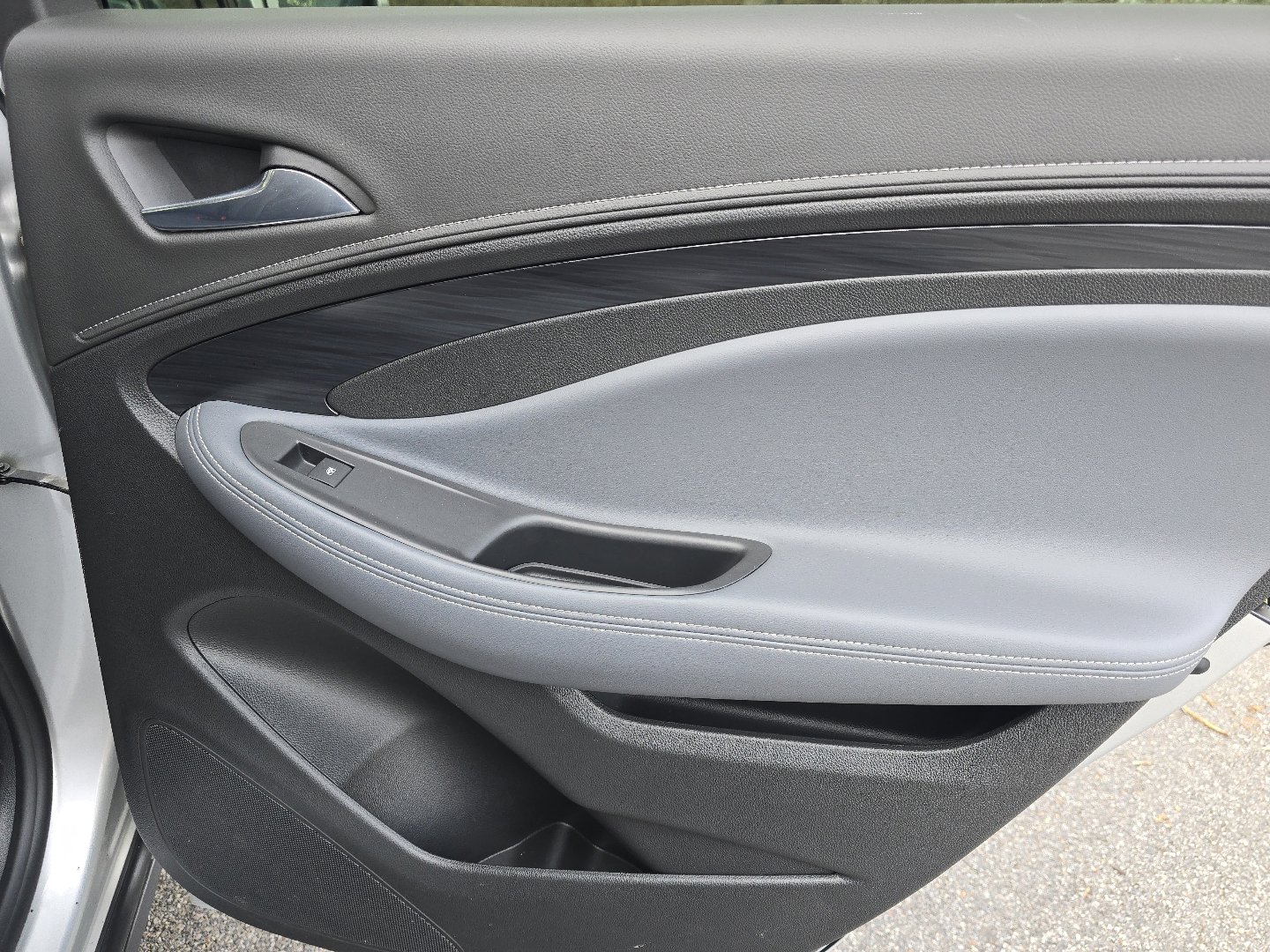 Used 2019 Buick Envision Essence image 20