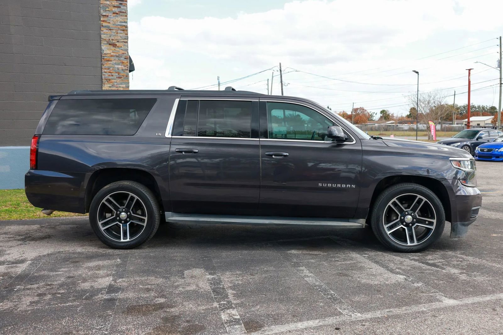 Used 2015 Chevrolet Suburban LS w/ Max Trailering Package image 8