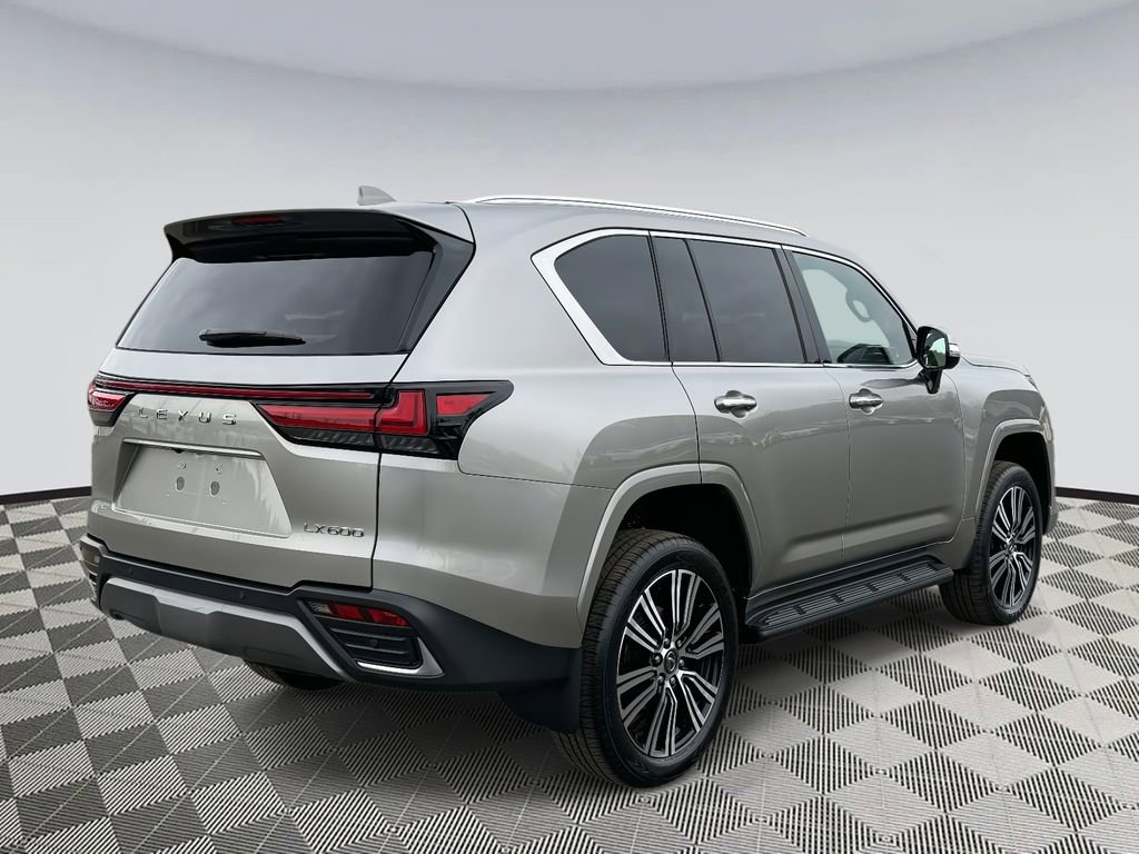 Used 2025 Lexus LX 600 4WD w/ Accessory Package (Z1) image 2