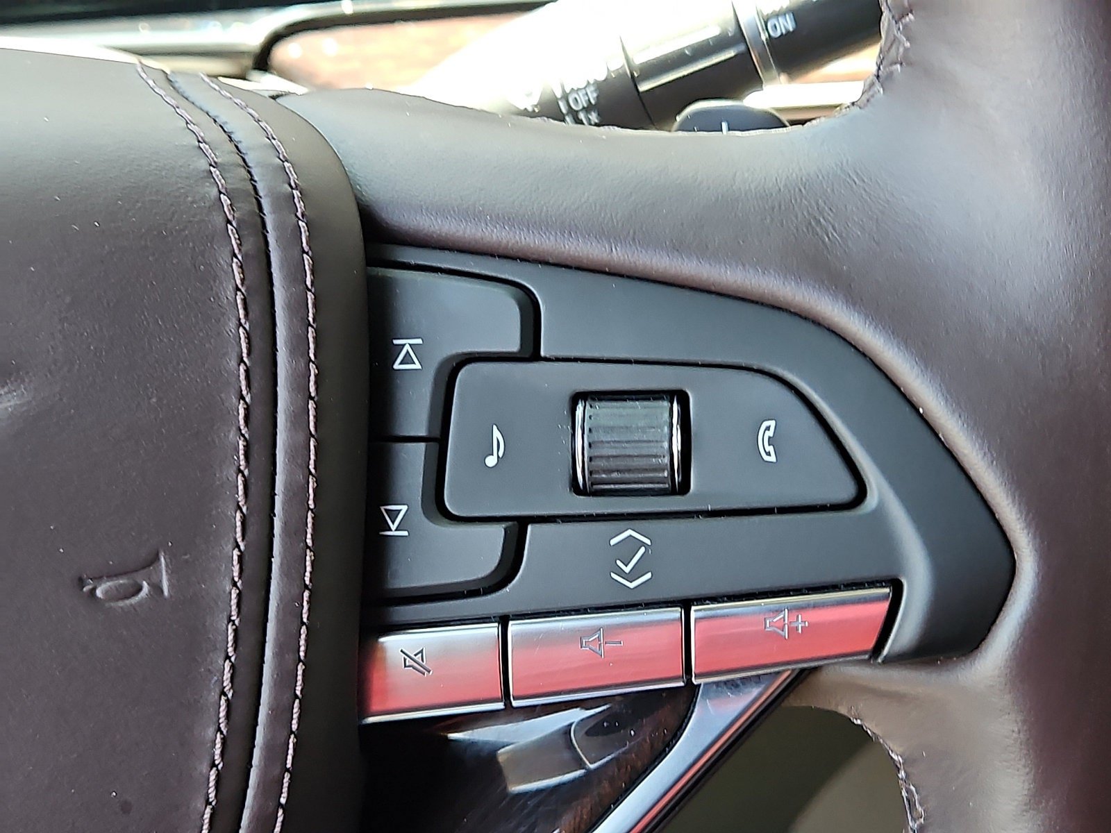 Certified 2023 Cadillac Escalade ESV Sport Platinum AWD/4WD image 21