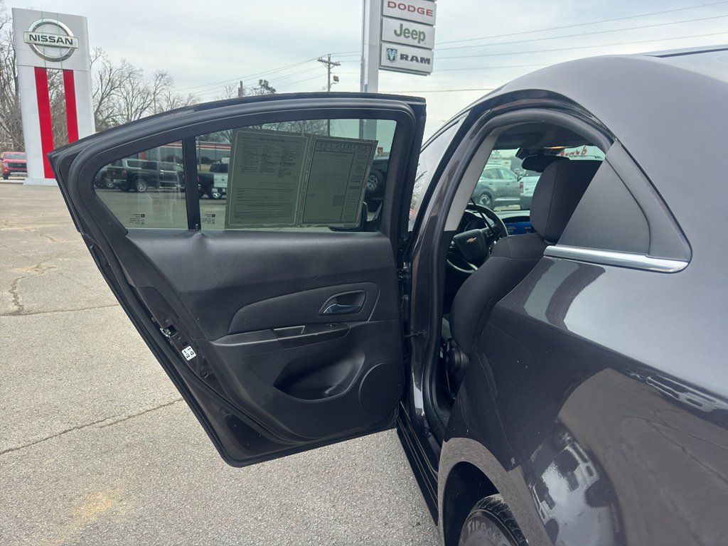 Used 2015 Chevrolet Cruze LT w/ Technology Package image 19