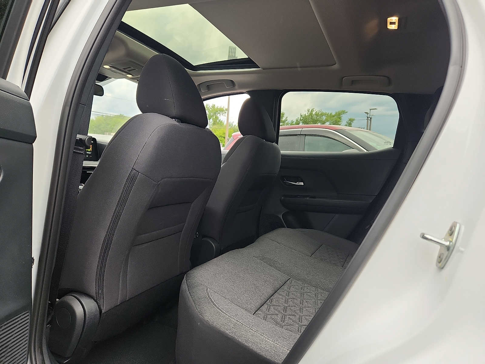 Certified 2025 Nissan Kicks SV w/ SV Premium Package AWD/4WD image 10