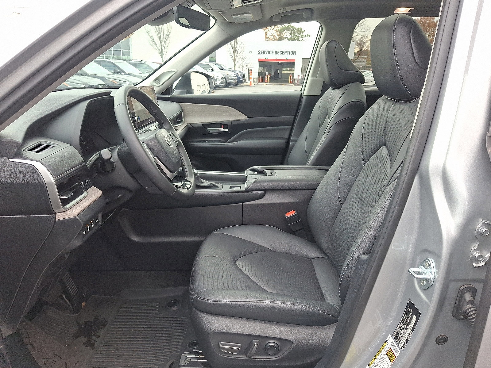 Used 2024 Toyota Grand Highlander Limited image 15