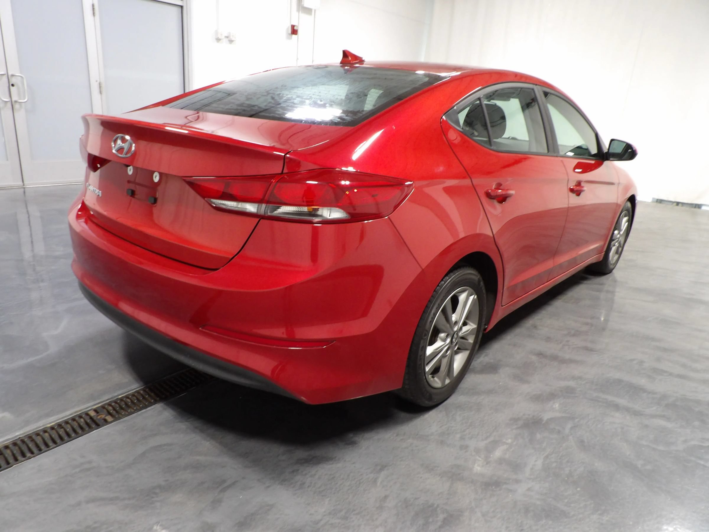 Used 2017 Hyundai Elantra SE FWD image 4