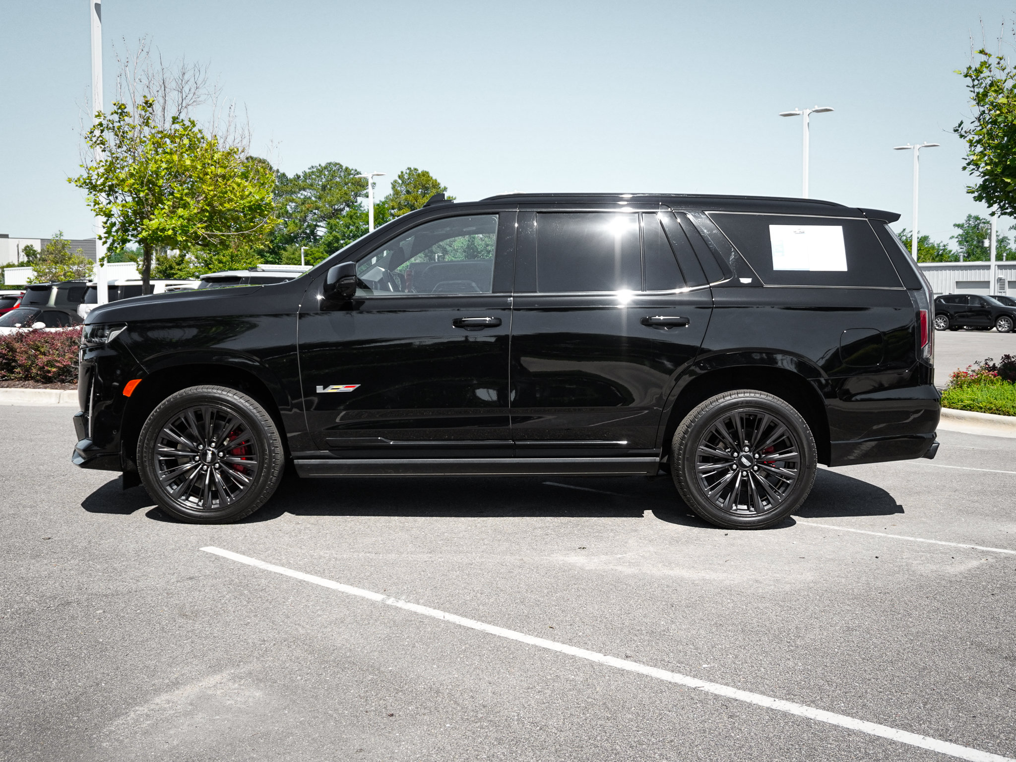 Used 2023 Cadillac Escalade V w/ LPO, ONYX Package AWD/4WD image 7
