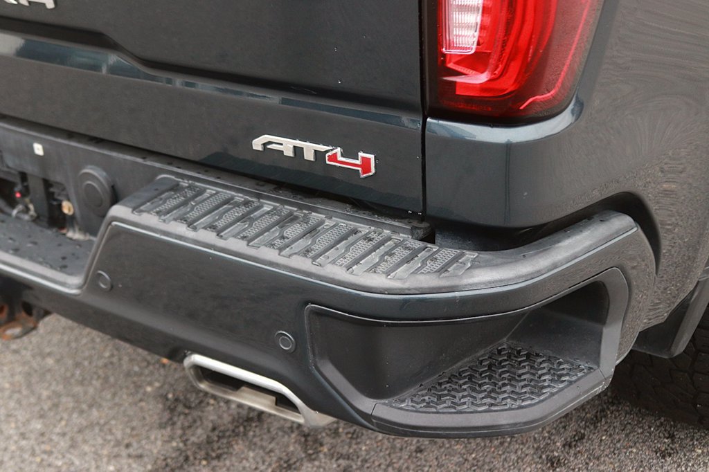 Used 2020 GMC Sierra 1500 AT4 w/ AT4 Premium Package AWD/4WD image 9