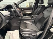 Used 2024 Jeep Compass Latitude AWD/4WD image 23
