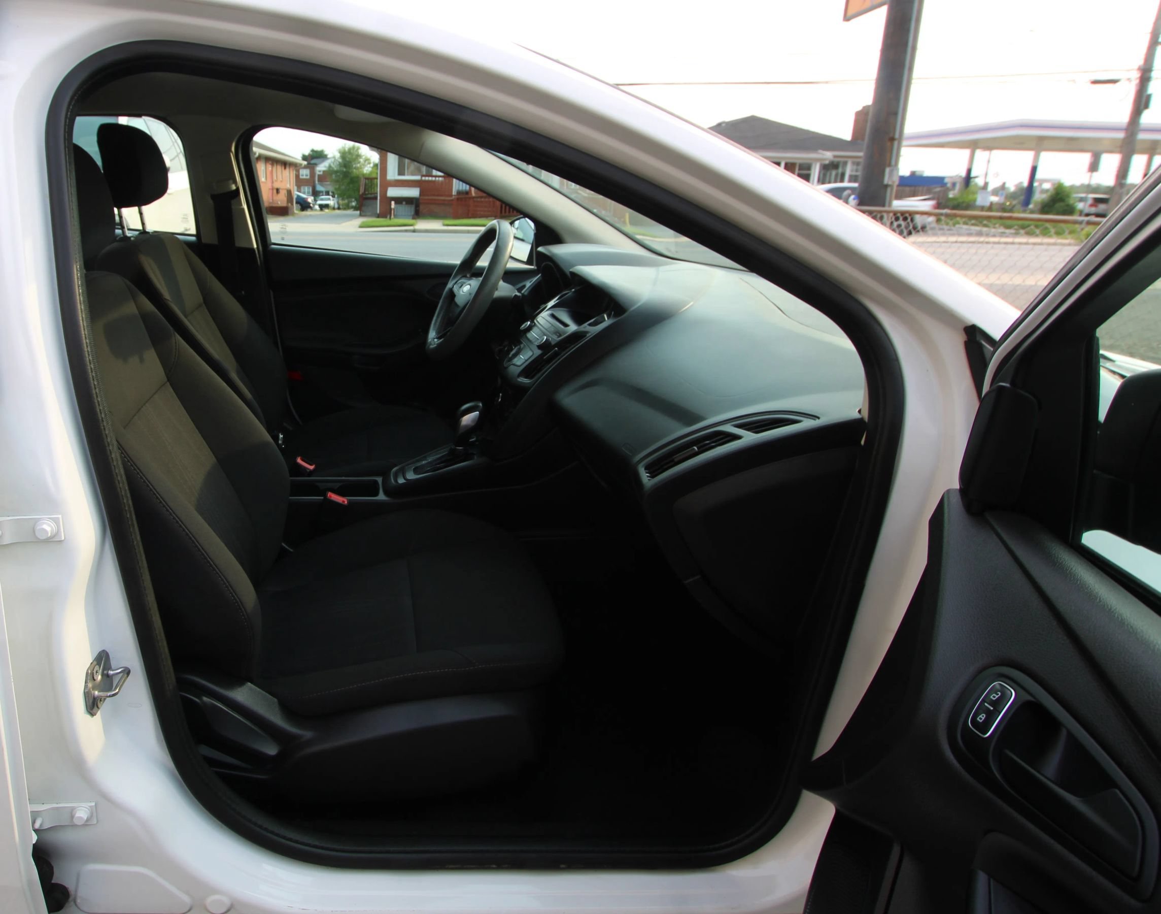 Used 2017 Ford Focus S FWD image 10