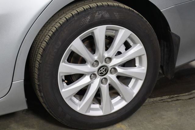 Used 2020 Toyota Camry LE image 34