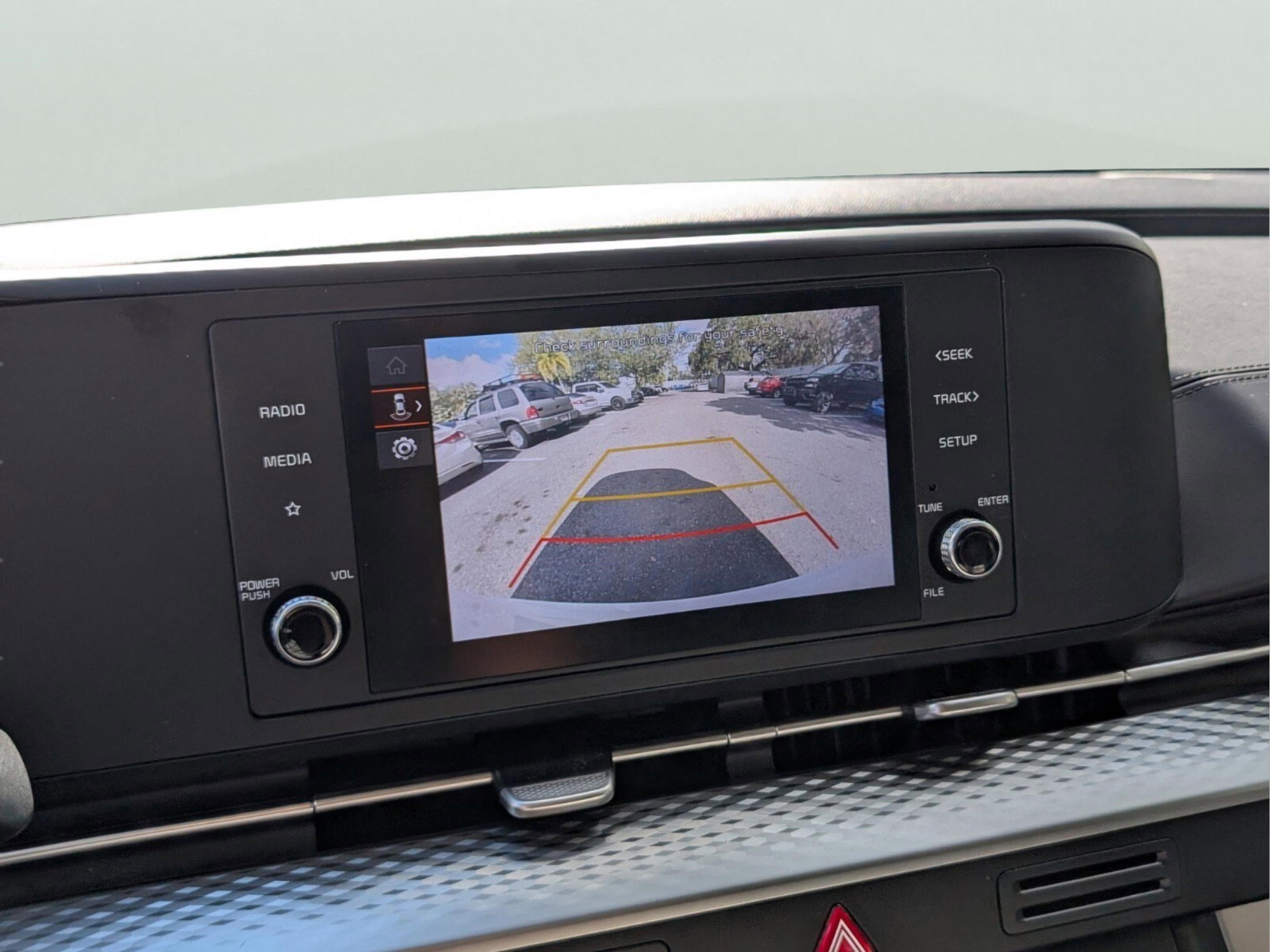 Certified 2024 Kia Carnival LX image 37