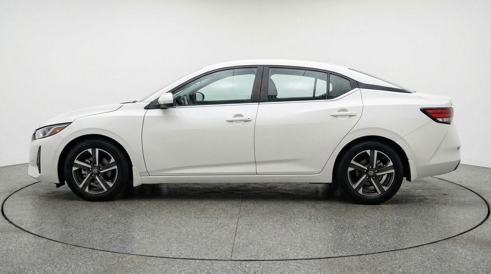 Used 2025 Nissan Sentra SV image 5