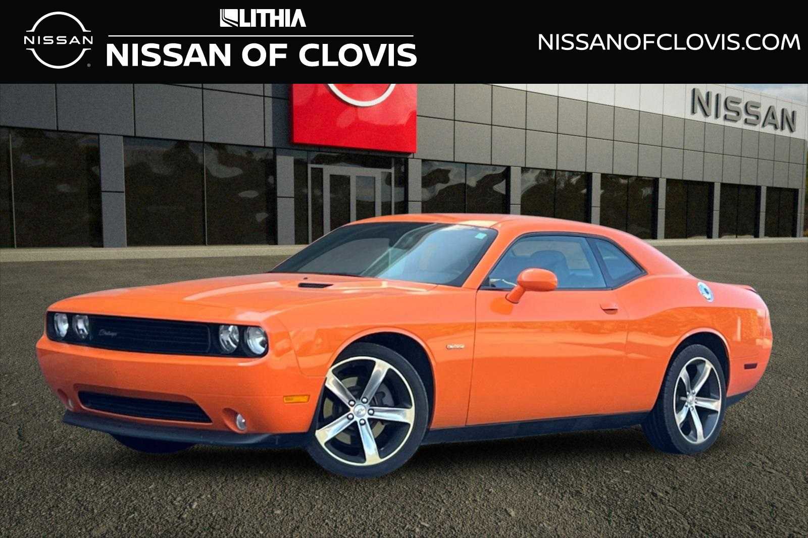 Used 2014 Dodge Challenger SXT image 1