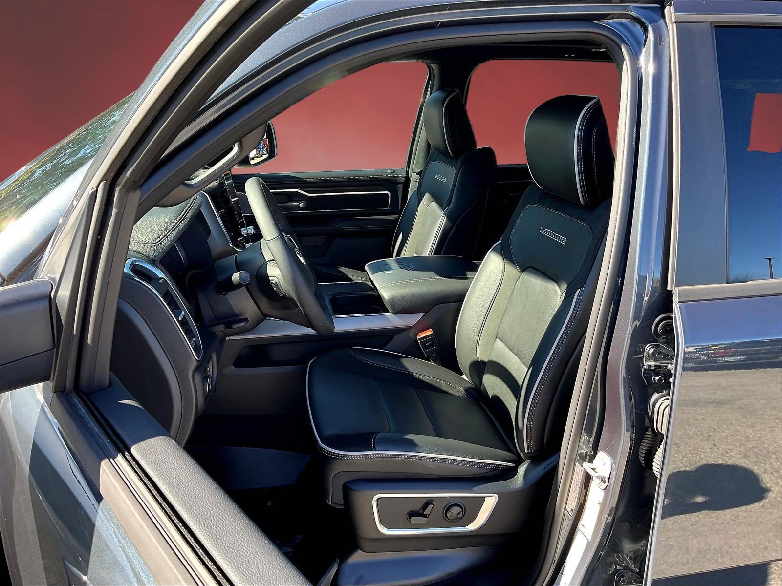 New 2026 RAM 1500 Laramie AWD/4WD image 9