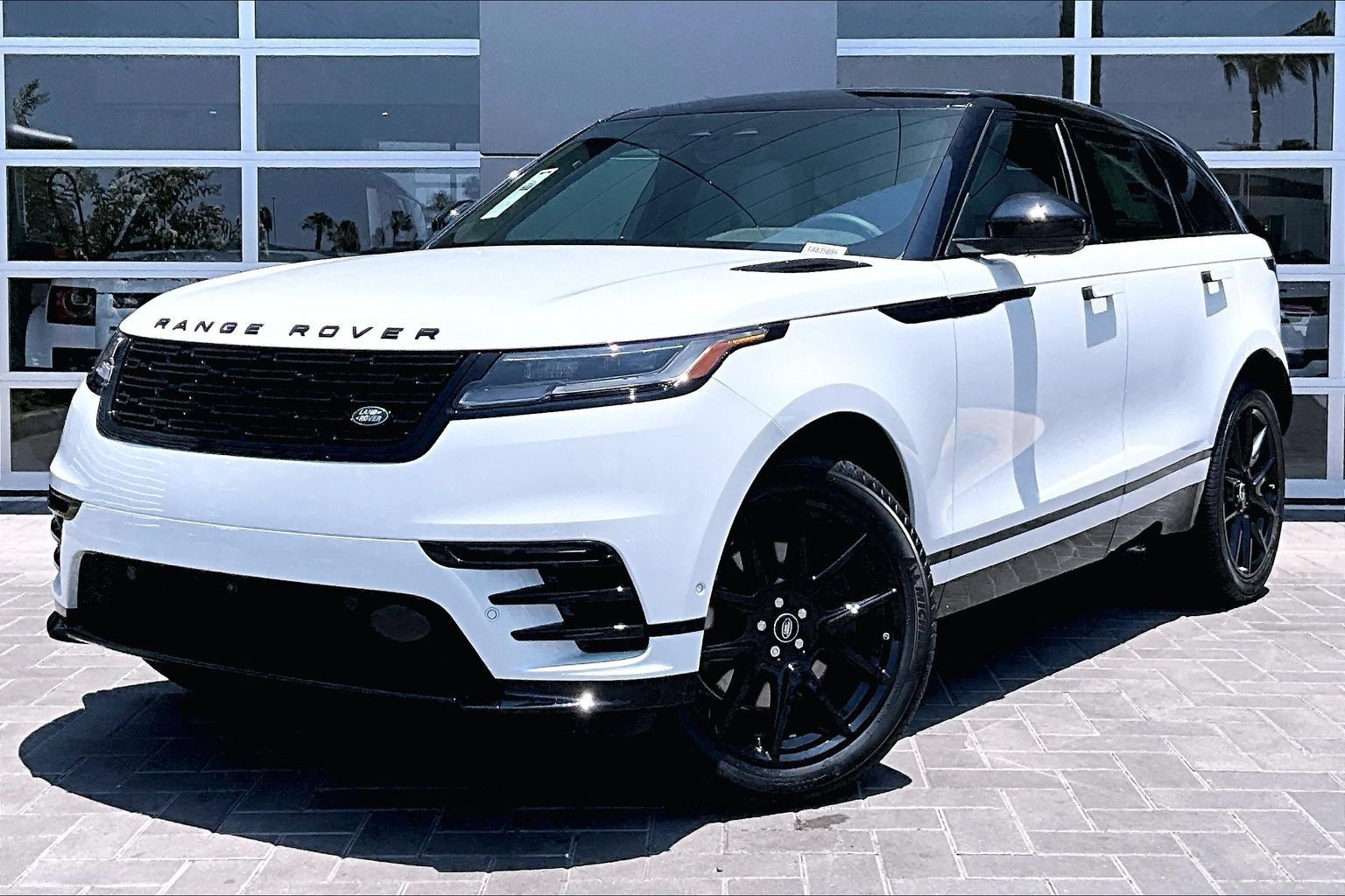New 2026 Land Rover Range Rover Velar Dynamic SE AWD/4WD image 1