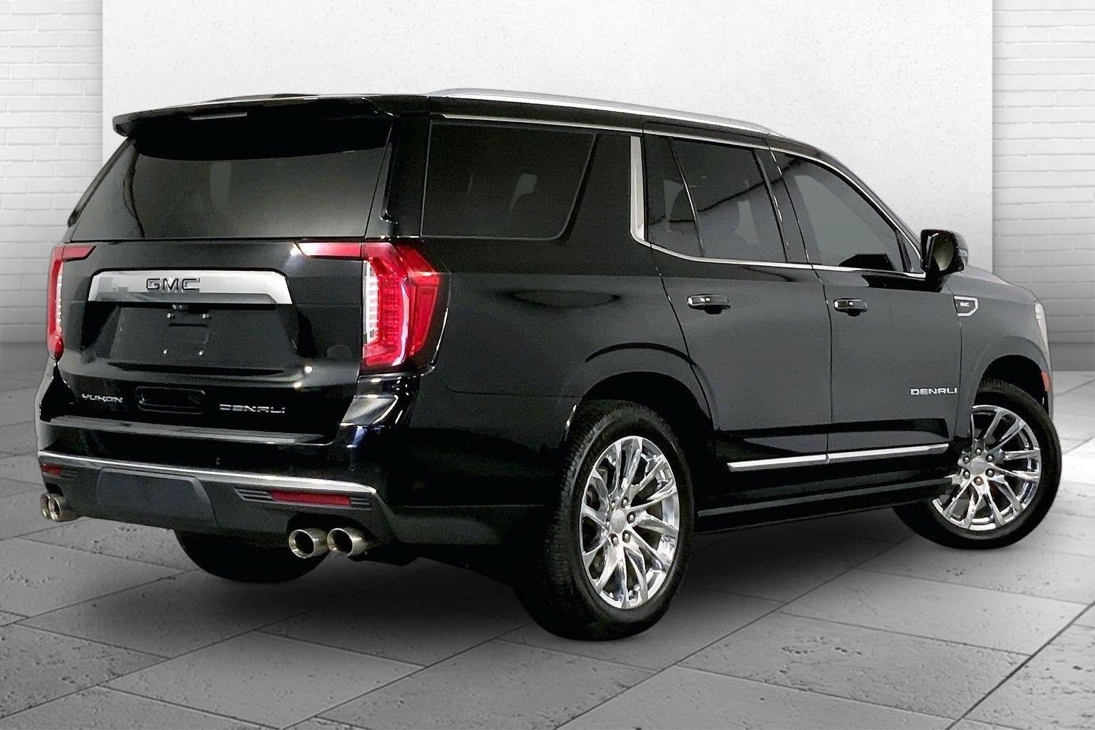Used 2021 GMC Yukon Denali w/ Denali Premium Package AWD/4WD image 13