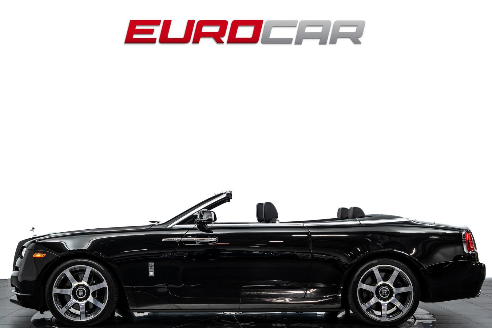 Used 2017 Rolls-Royce Dawn RWD image 2