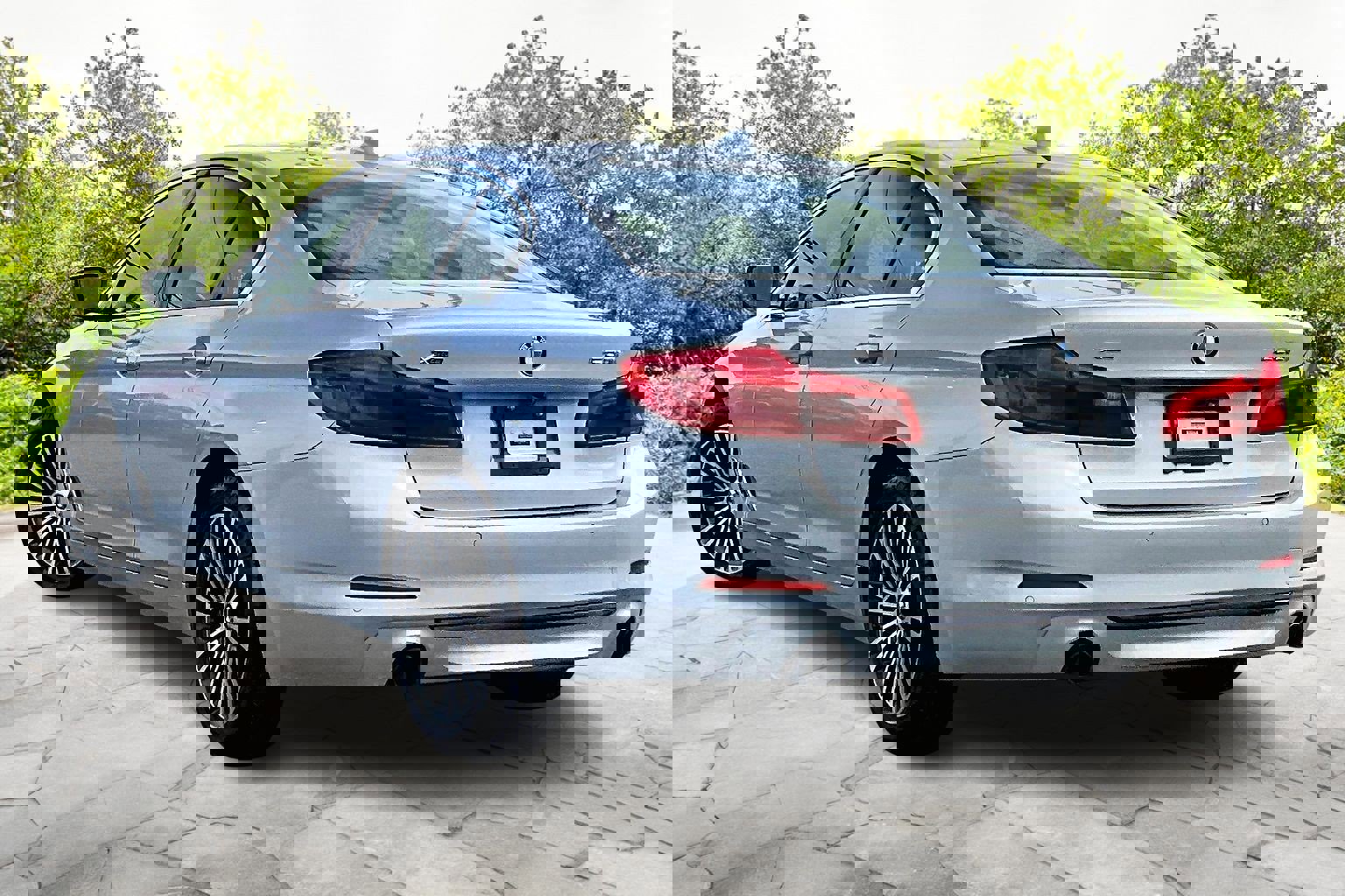 Used 2019 BMW 530i xDrive w/ Convenience Package image 2