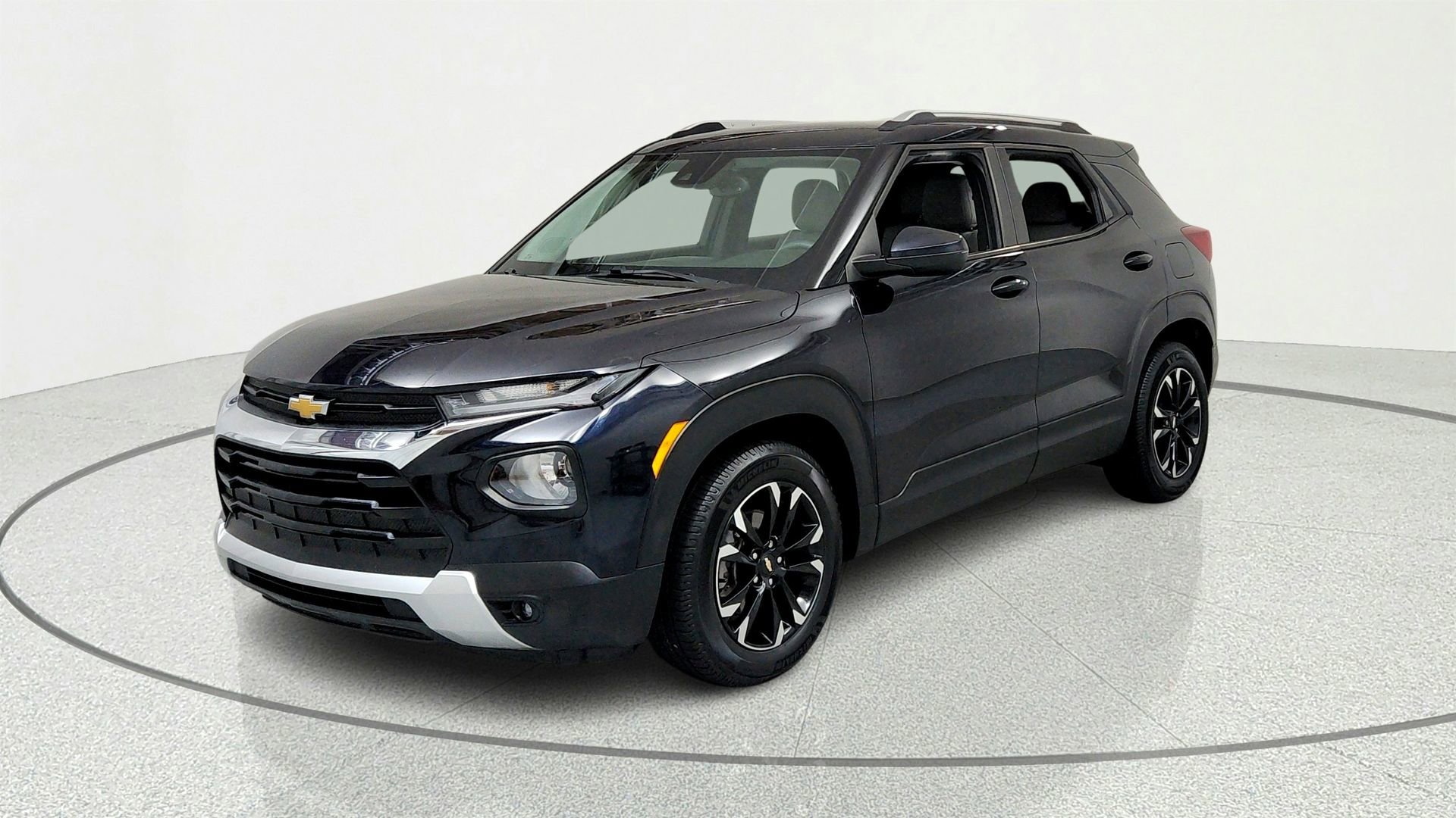 Used 2021 Chevrolet TrailBlazer LT w/ Convenience Package FWD image 1