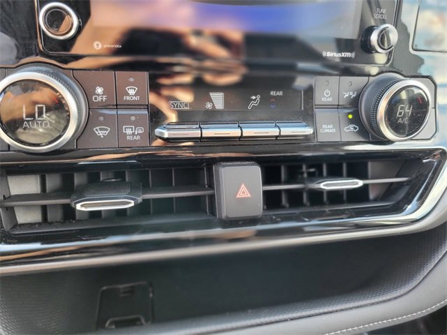 Used 2022 Toyota Highlander L image 27