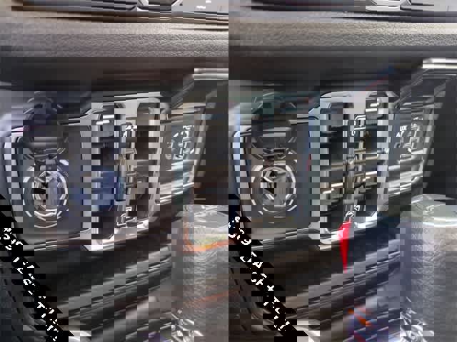 New 2025 Jeep Gladiator Sport image 31