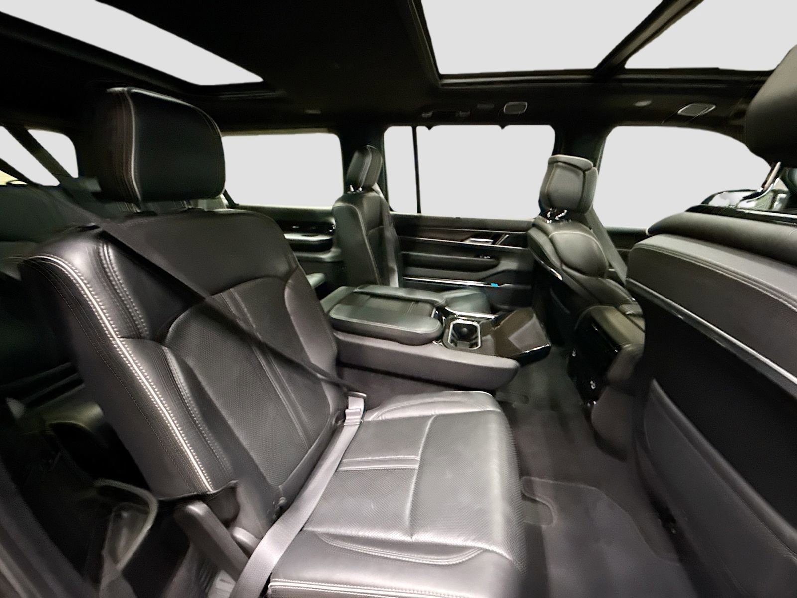 Used 2024 Jeep Grand Wagoneer L Series II w/ Quick Order Packagew 28T image 33