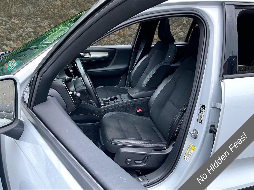 Used 2020 Volvo XC40 T5 Momentum w/ Premium Package AWD/4WD image 19
