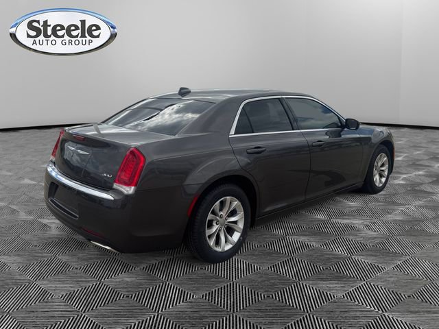 Used 2023 Chrysler 300 Touring image 5