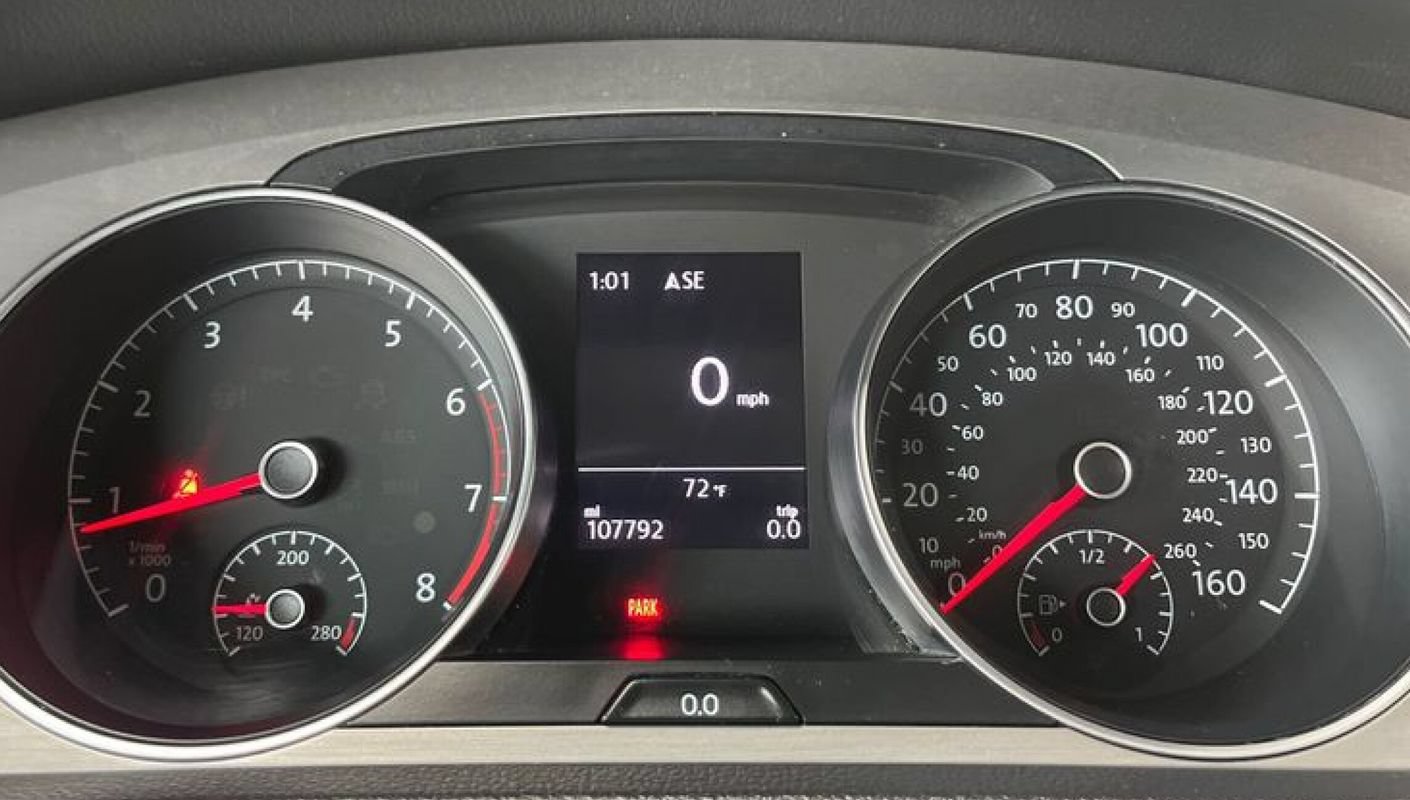 Used 2016 Volkswagen Golf S FWD image 37
