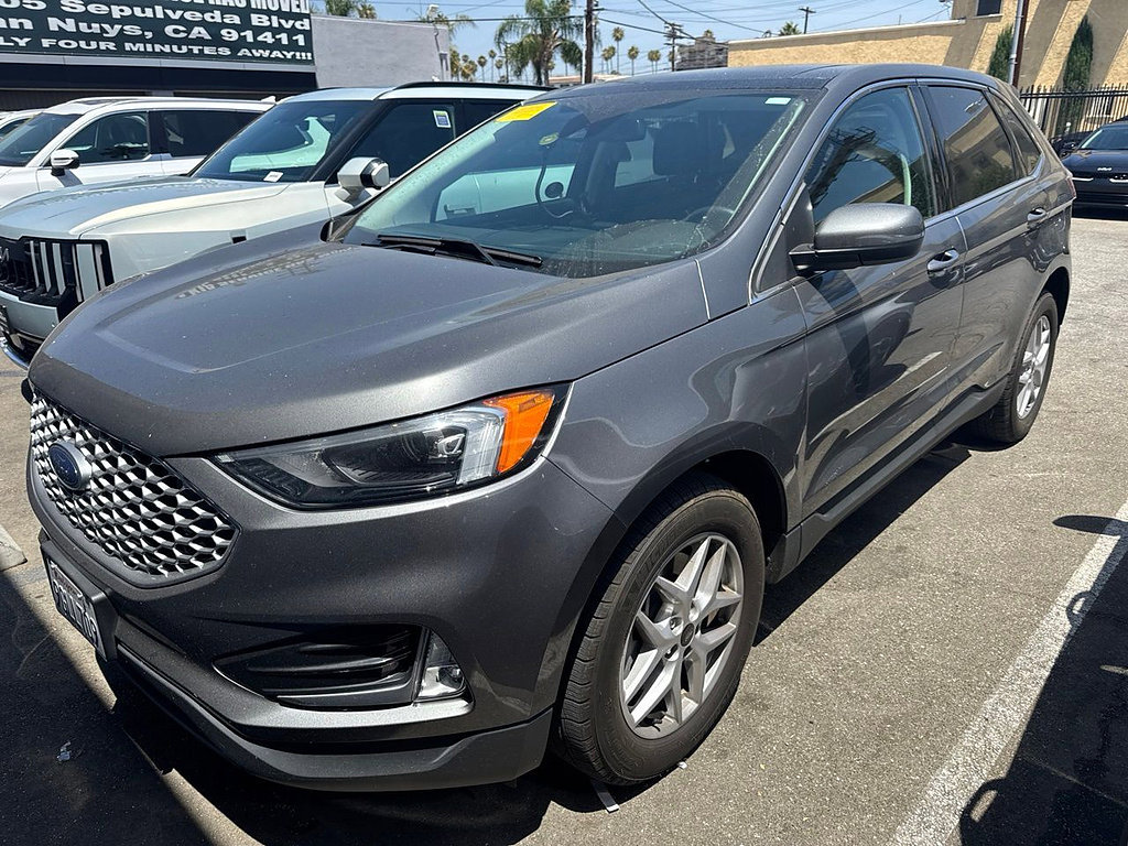 Used 2023 Ford Edge SEL w/ Convenience Package AWD/4WD image 3