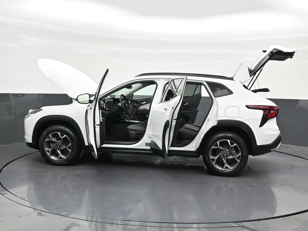 Used 2024 Chevrolet Trax LT FWD image 36