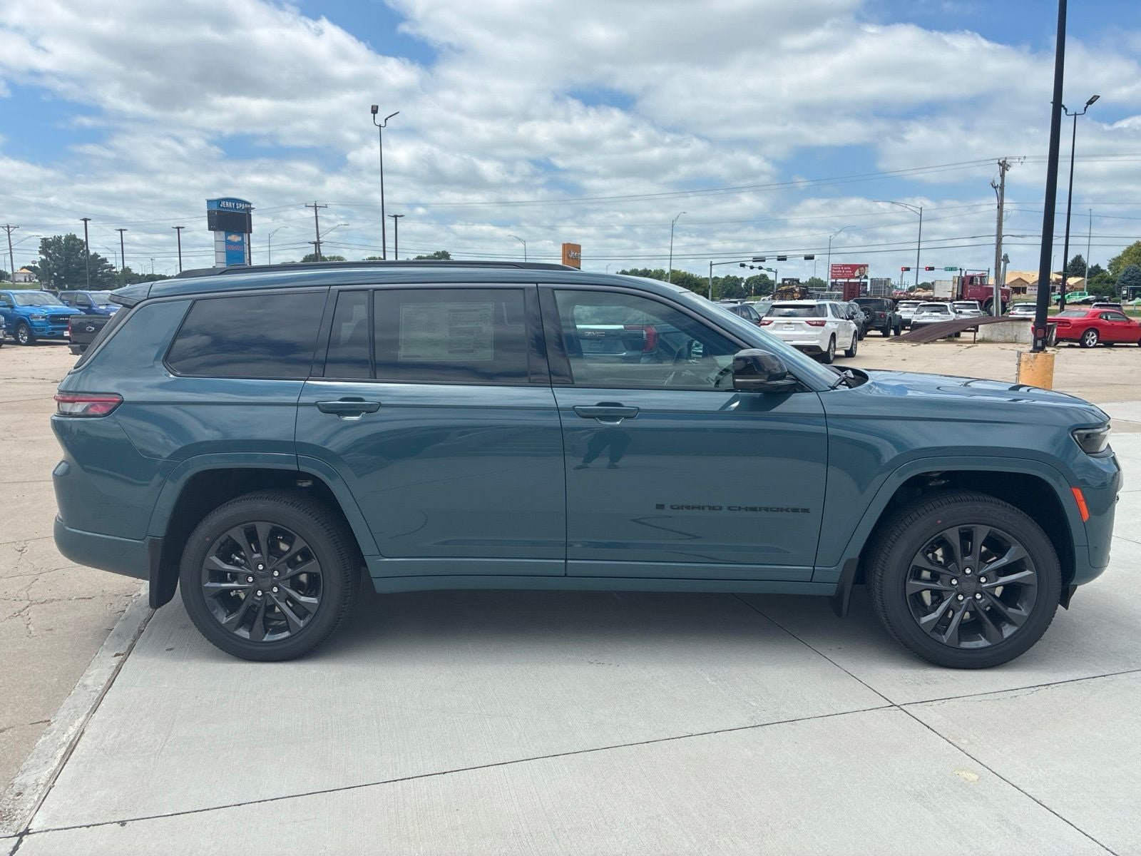 New 2026 Jeep Grand Cherokee L Limited AWD/4WD image 8