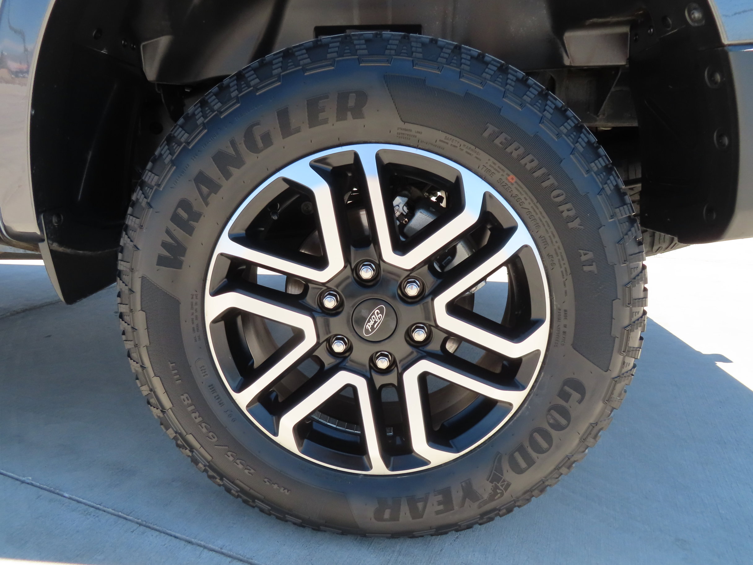 Used 2024 Ford Ranger Lariat w/ FX4 Off-Road Package AWD/4WD image 6