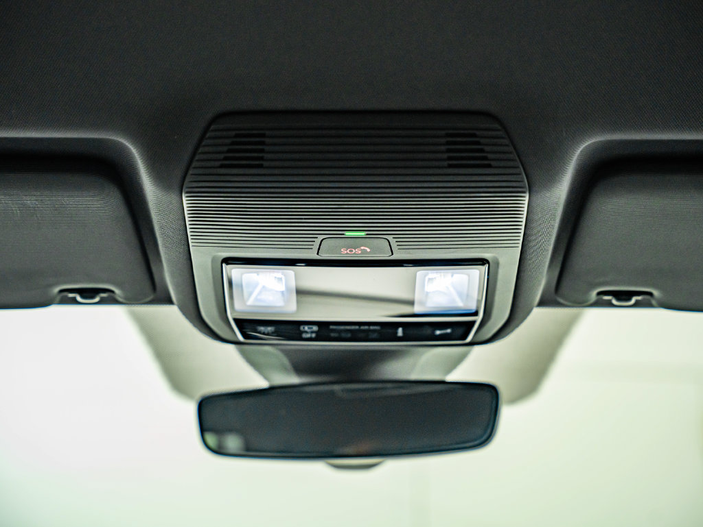 Used 2023 Volkswagen ID.4 2WD image 36