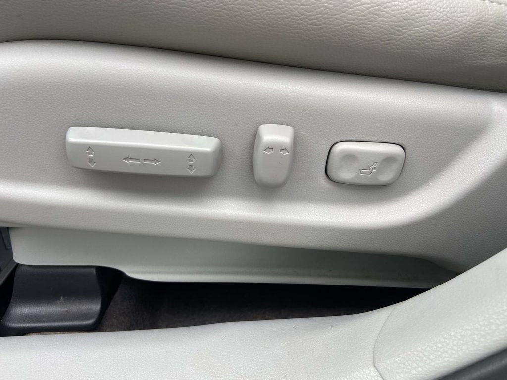 Used 2017 Acura RDX AWD w/ Advance Package image 18