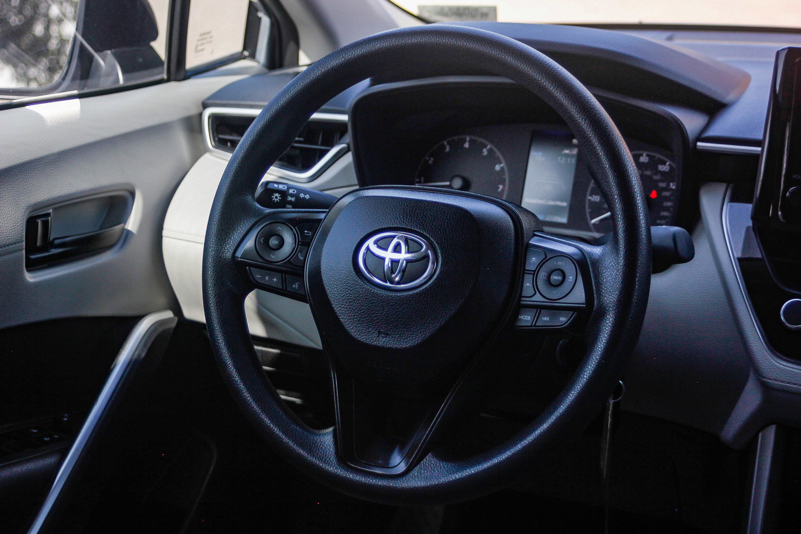Used 2023 Toyota Corolla Cross L image 15