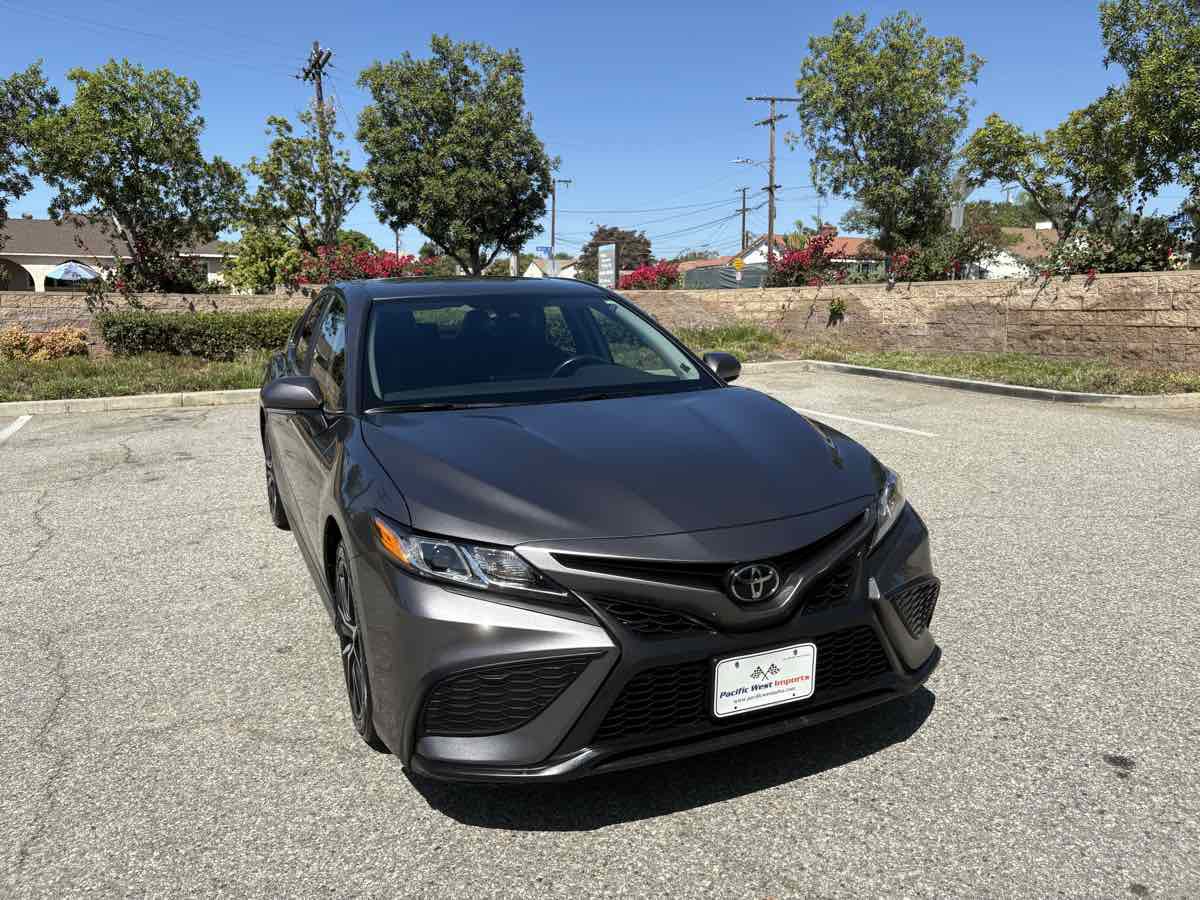Used 2024 Toyota Camry SE image 34