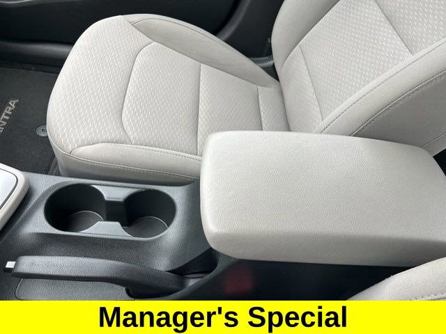 Used 2019 Hyundai Elantra SE image 27