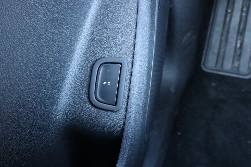 Used 2025 Chevrolet Traverse LT w/ Driver Confidence Package image 22