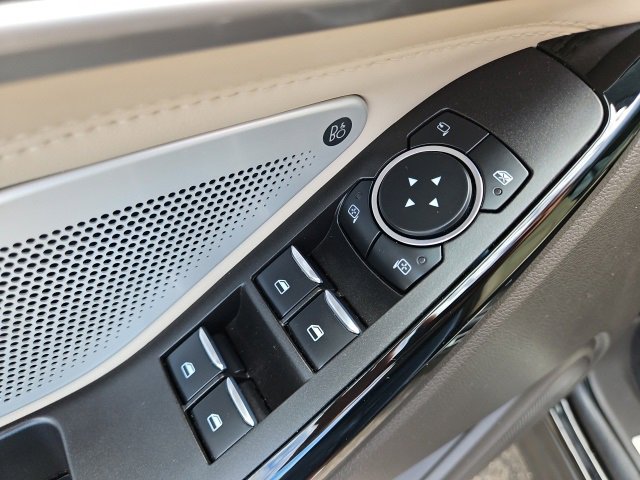 Used 2023 Ford Explorer Platinum w/ Technology Package image 22